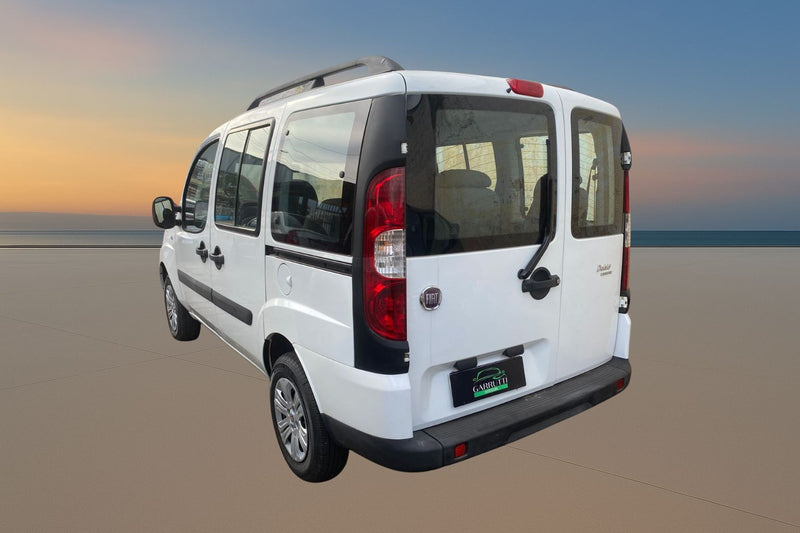 Fiat Doblo Essence 1.8 2013