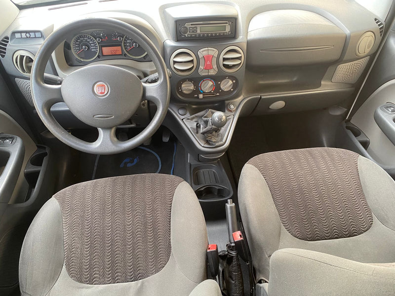 Fiat Doblo Essence 1.8 2013